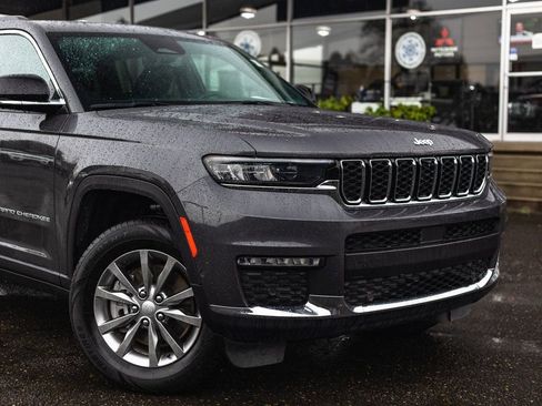 Used 2024 Jeep Grand Cherokee L Limited w/ Luxury Tech Group II image 3