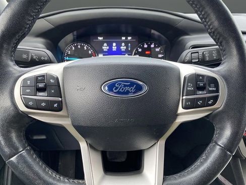 Used 2022 Ford Explorer XLT w/ Equipment Group 202A image 18