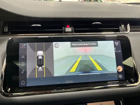 Used 2022 Land Rover Range Rover Evoque R-Dynamic SE image 19