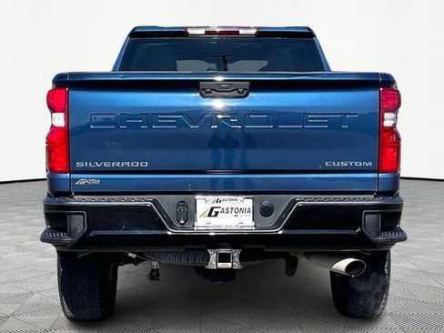 Used 2023 Chevrolet Silverado 2500 Custom w/ Custom Convenience Package image 6