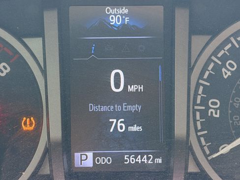 Used 2022 Toyota Tacoma SR5 w/ Technology Package RWD image 33