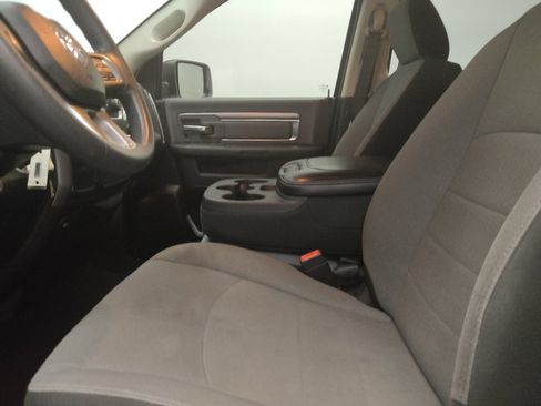 Used 2021 RAM 1500 Classic SLT RWD image 17