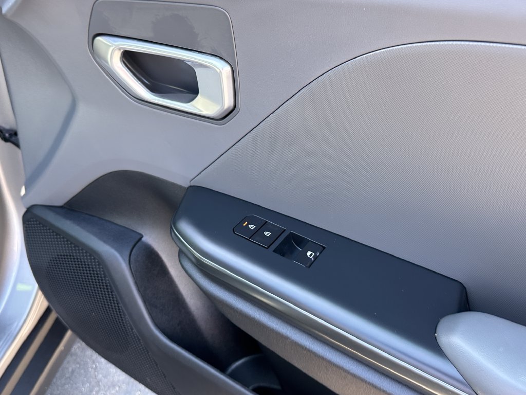 Used 2025 Kia K4 FWD image 16
