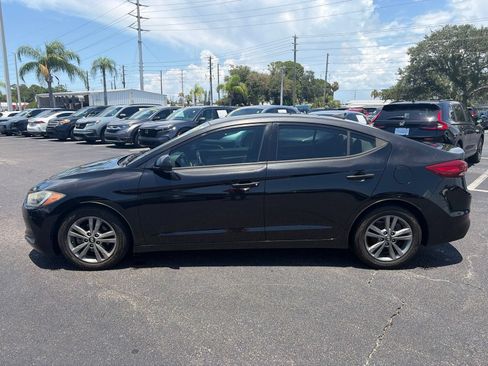 Used 2017 Hyundai Elantra SE FWD image 4