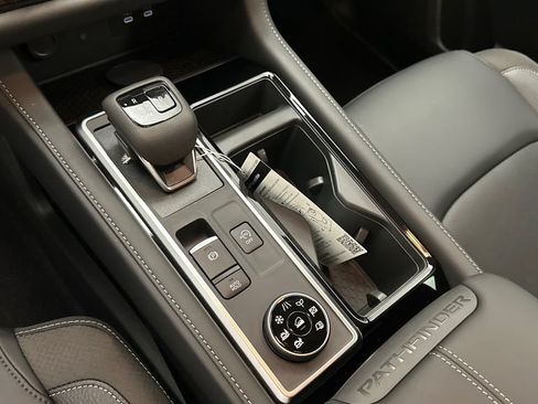 New 2026 Nissan Pathfinder SL AWD/4WD image 12