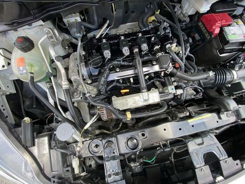 Used 2021 Nissan Versa SV image 28