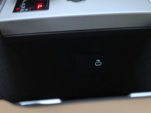 New 2026 Land Rover Range Rover SE image 32