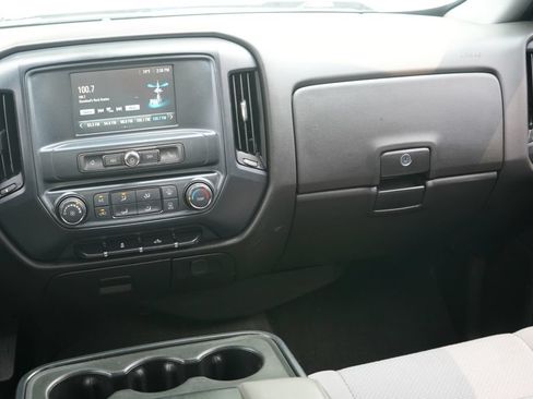 Used 2018 Chevrolet Silverado 1500 Custom w/ Custom Convenience Package AWD/4WD image 22