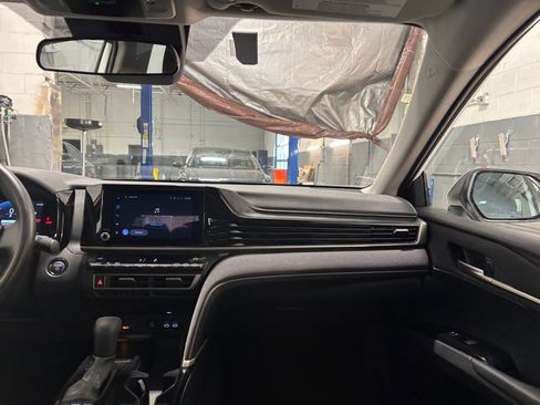 Used 2025 Toyota Camry LE image 36