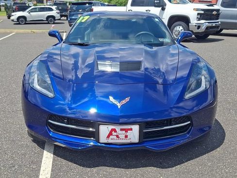 Used 2017 Chevrolet Corvette Stingray Coupe RWD image 2