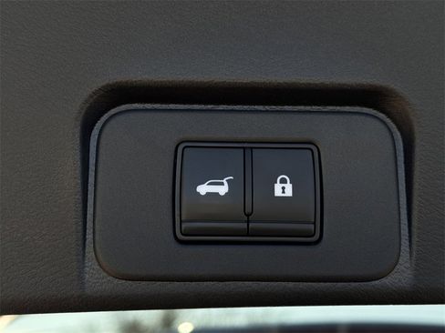 Used 2023 Nissan Rogue SV w/ SV Premium B Package image 28