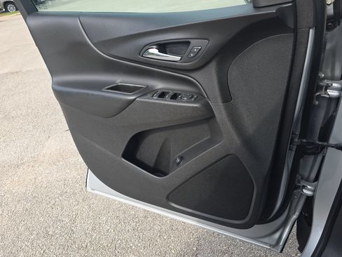Used 2021 Chevrolet Equinox LT w/ Driver Convenience Package FWD image 24