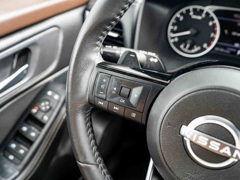 Used 2023 Nissan Rogue SV w/ SV Premium B Package FWD image 15
