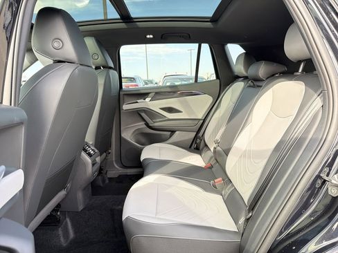 New 2026 Volkswagen Tiguan SE R-Line FWD image 14