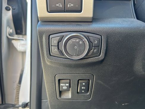 Used 2019 Ford F150 Lariat w/ Equipment Group 502A Luxury image 10