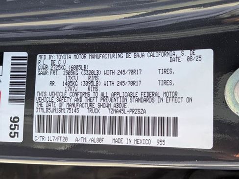 Certified 2025 Toyota Tacoma SR5 AWD/4WD image 23