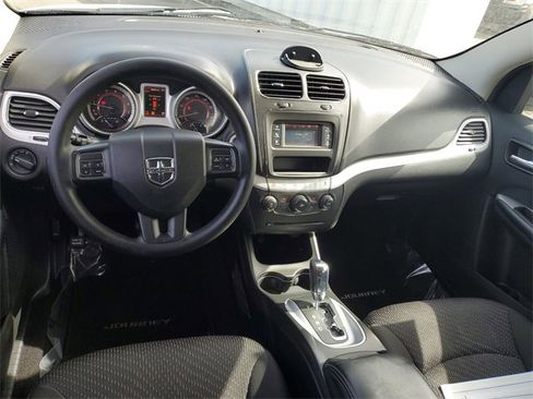 Used 2017 Dodge Journey SE image 12
