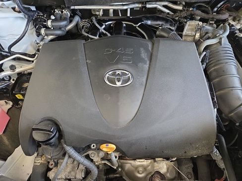 Used 2022 Toyota Highlander LE image 21