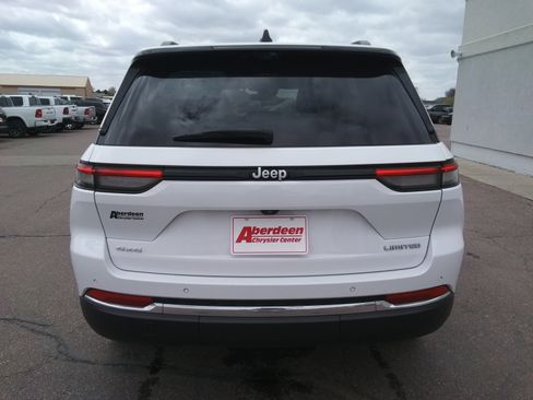 Used 2024 Jeep Grand Cherokee Limited w/ Luxury Tech Group II AWD/4WD image 6