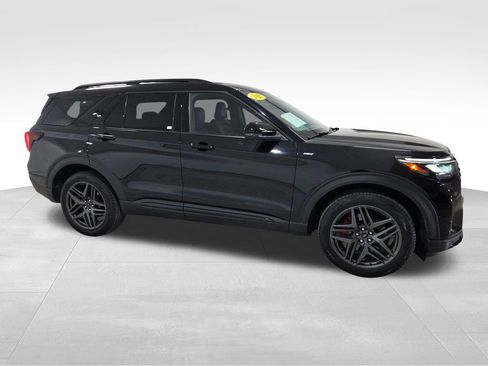 Used 2025 Ford Explorer ST-Line w/ ST-Line Street Pack image 25