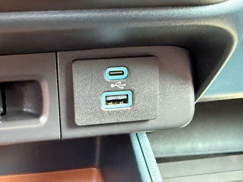 Certified 2024 Ford Maverick Lariat AWD/4WD image 17