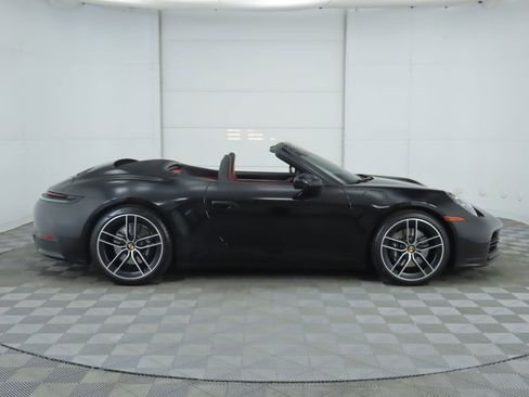 Used 2025 Porsche 911 Carrera image 4