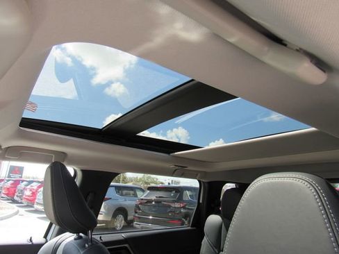 New 2026 Mitsubishi Outlander SE FWD image 25