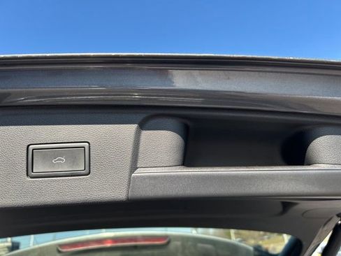 Certified 2024 Volkswagen Atlas SEL Premium R-Line image 32