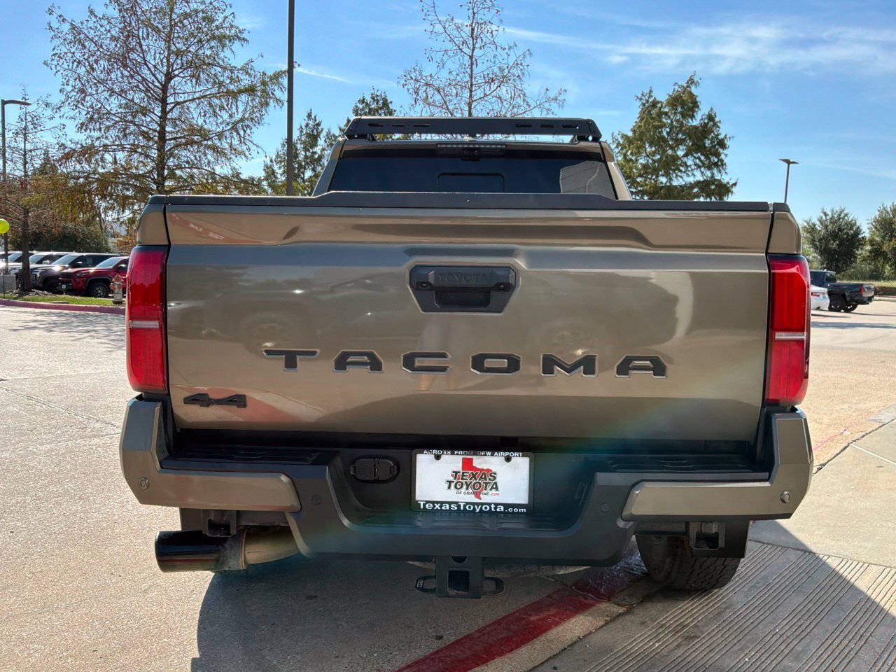Used 2024 Toyota Tacoma TRD Off-Road w/ TRD Off Road Premium Package AWD/4WD image 7