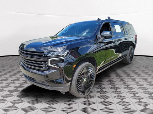 Used 2021 Chevrolet Suburban High Country w/ Premium Package AWD/4WD image 3