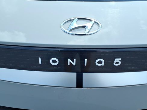 Used 2024 Hyundai Ioniq 5 SE AWD/4WD image 14