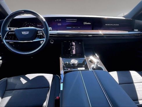 New 2026 Cadillac Escalade ESV Luxury w/ Touring Package AWD/4WD image 5