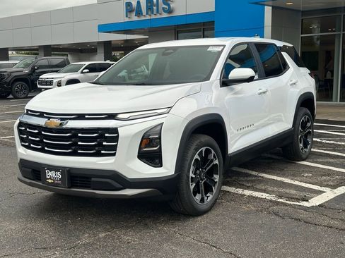 New 2026 Chevrolet Equinox LT w/ Convenience Package II FWD image 3