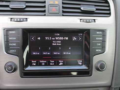 Used 2015 Volkswagen Golf TDI S image 21