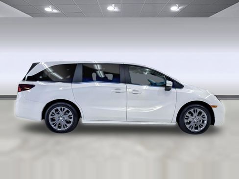 Used 2026 Honda Odyssey Touring image 8