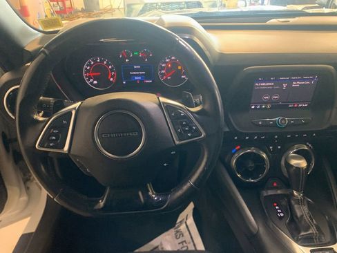 Used 2020 Chevrolet Camaro LT image 15
