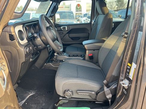 New 2026 Jeep Gladiator Sport image 21