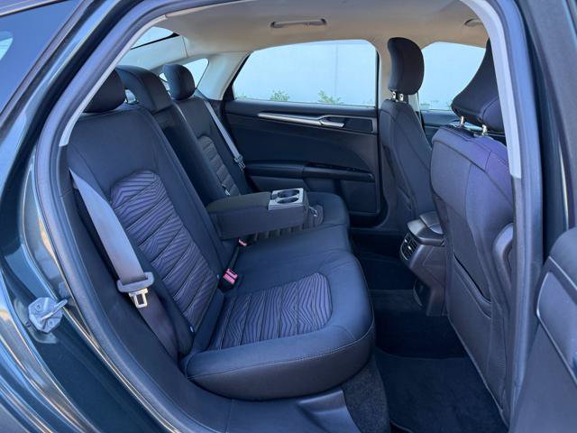 Used 2016 Ford Fusion SE FWD image 19
