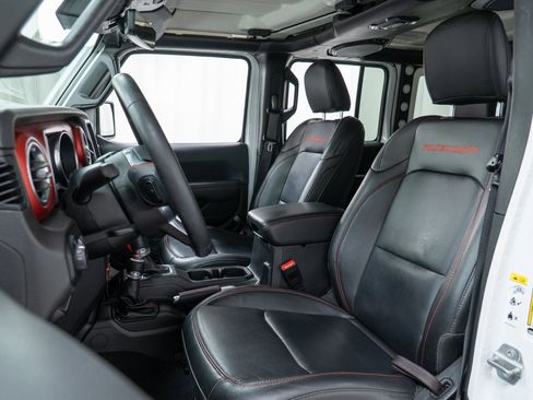 Used 2019 Jeep Wrangler Unlimited Rubicon w/ Dual Top Group AWD/4WD image 13