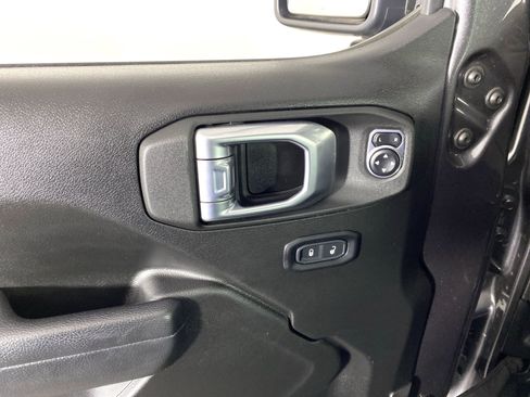 Used 2022 Jeep Gladiator Sport image 13