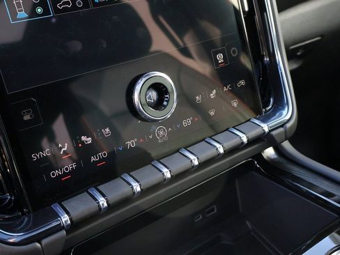 New 2026 GMC Yukon XL AT4 w/ AT4 Premium Plus Package AWD/4WD image 34
