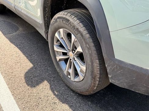 Used 2025 Chevrolet Equinox LT AWD/4WD image 18