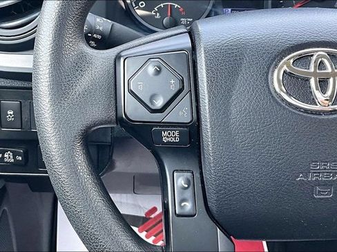 Used 2022 Toyota Tacoma SR AWD/4WD image 11