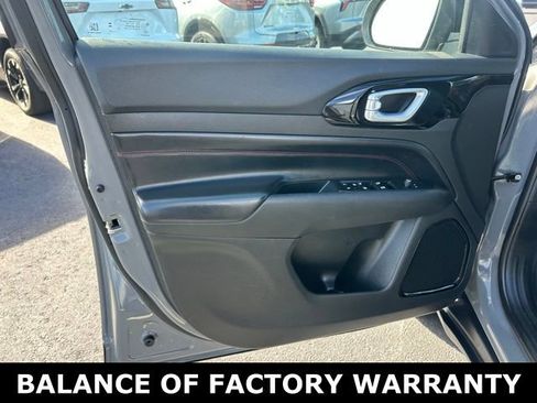 Used 2023 Jeep Compass Trailhawk AWD/4WD image 12