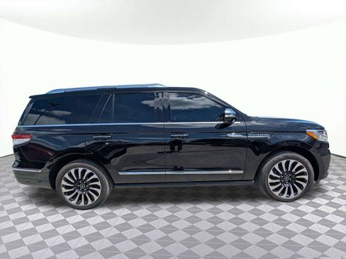 Used 2022 Lincoln Navigator Black Label AWD/4WD image 2