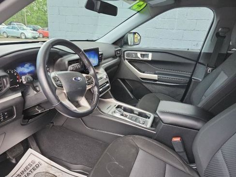 Used 2023 Ford Explorer XLT w/ Class IV Trailer Tow Package image 12