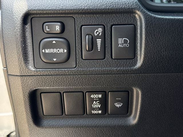 Used 2022 Toyota 4Runner SR5 Premium w/ Moonroof Package RWD image 23