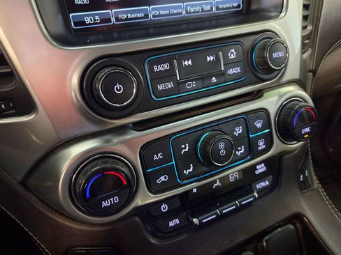 Used 2019 Chevrolet Tahoe LT w/ Luxury Package image 32