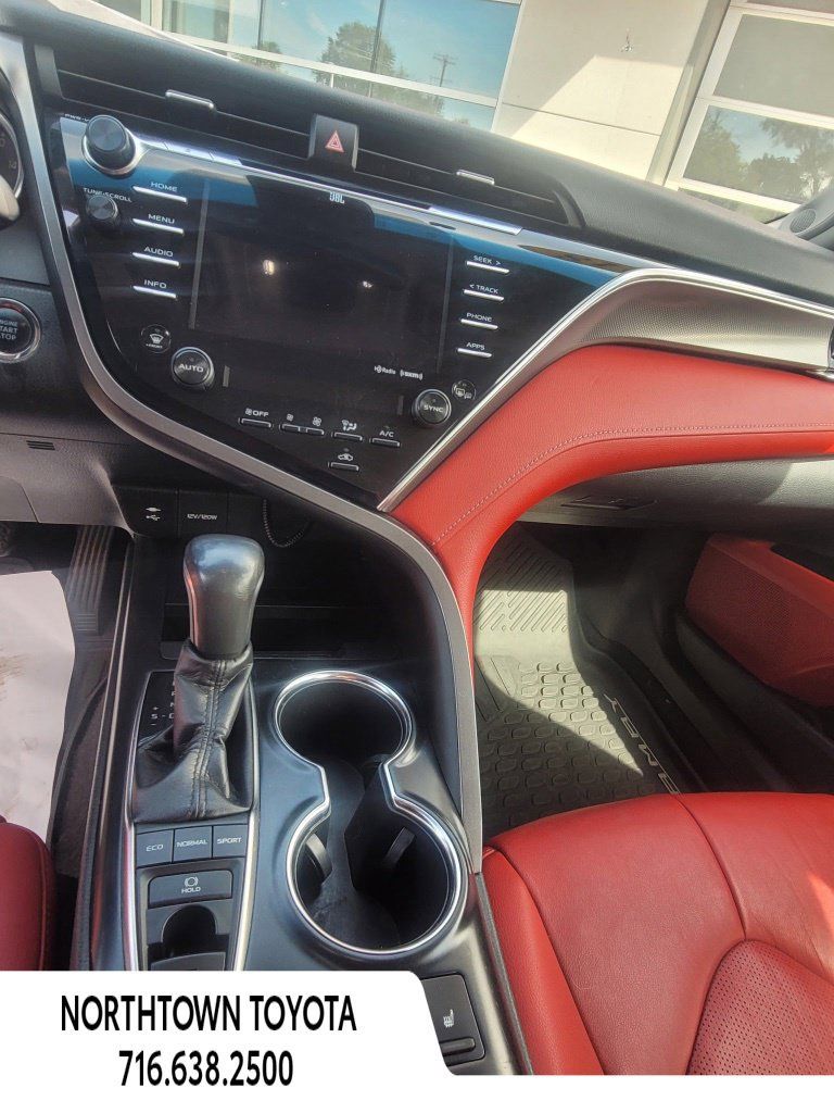 Used 2018 Toyota Camry XSE FWD image 12