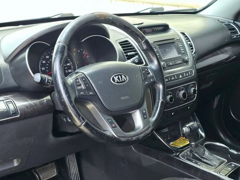 Used 2014 Kia Sorento LX FWD image 9